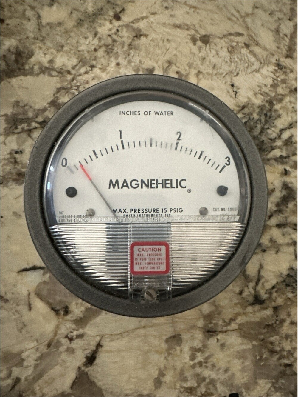 Dwyer Magnehelic 0–3” WC Differential Pressure Gauge FAST SHIPPING